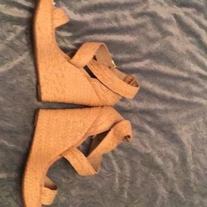 Steve Madden Haywire Wedge Sandal - size 7